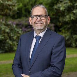 Pasfoto van H.P.J. (Erik) Nijssen