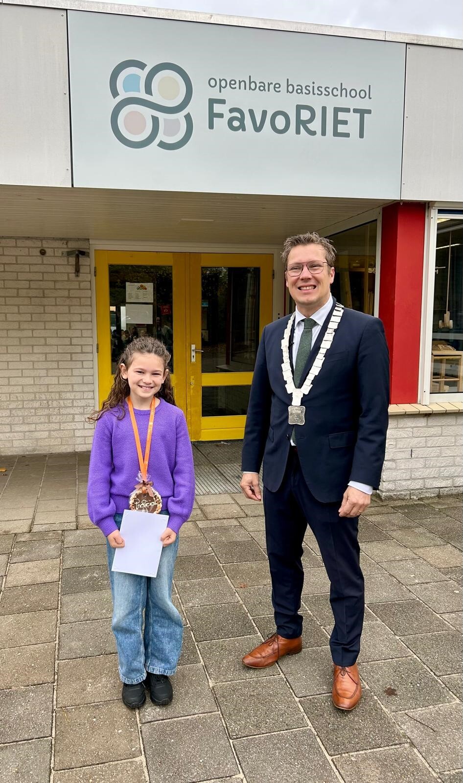 Danee van Buiten en burgemeester Bob Vostermans