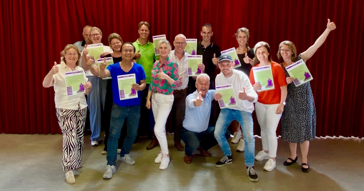 Uitreiking certificaten training 'Harrie helpt'