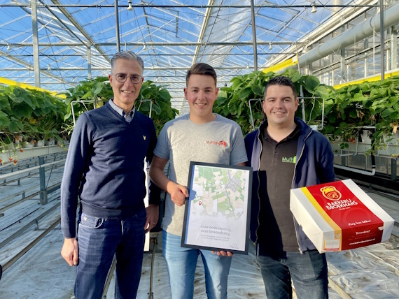 Wethouder Rob Wanten op bezoek bij Multigrow Grashoek B.V.