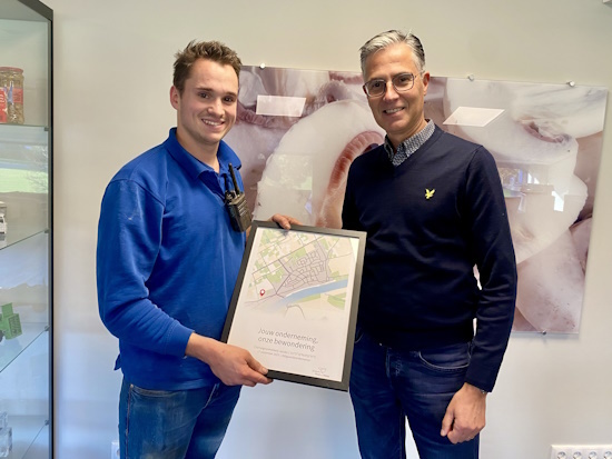 Wethouder Rob Wanten op bezoek bij champignonkwekerij Jacobs B.V. in Kessel